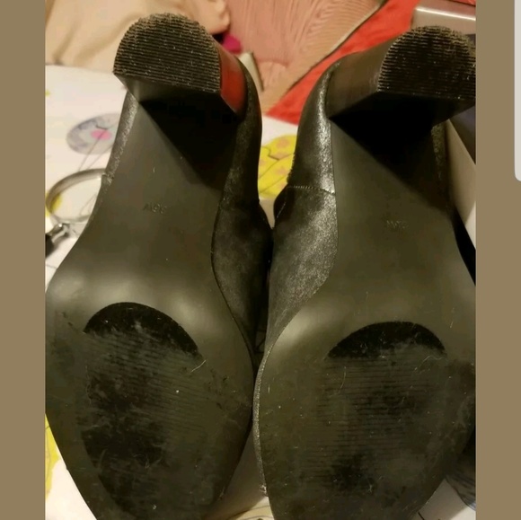 Shoes - Picture 5 of 8